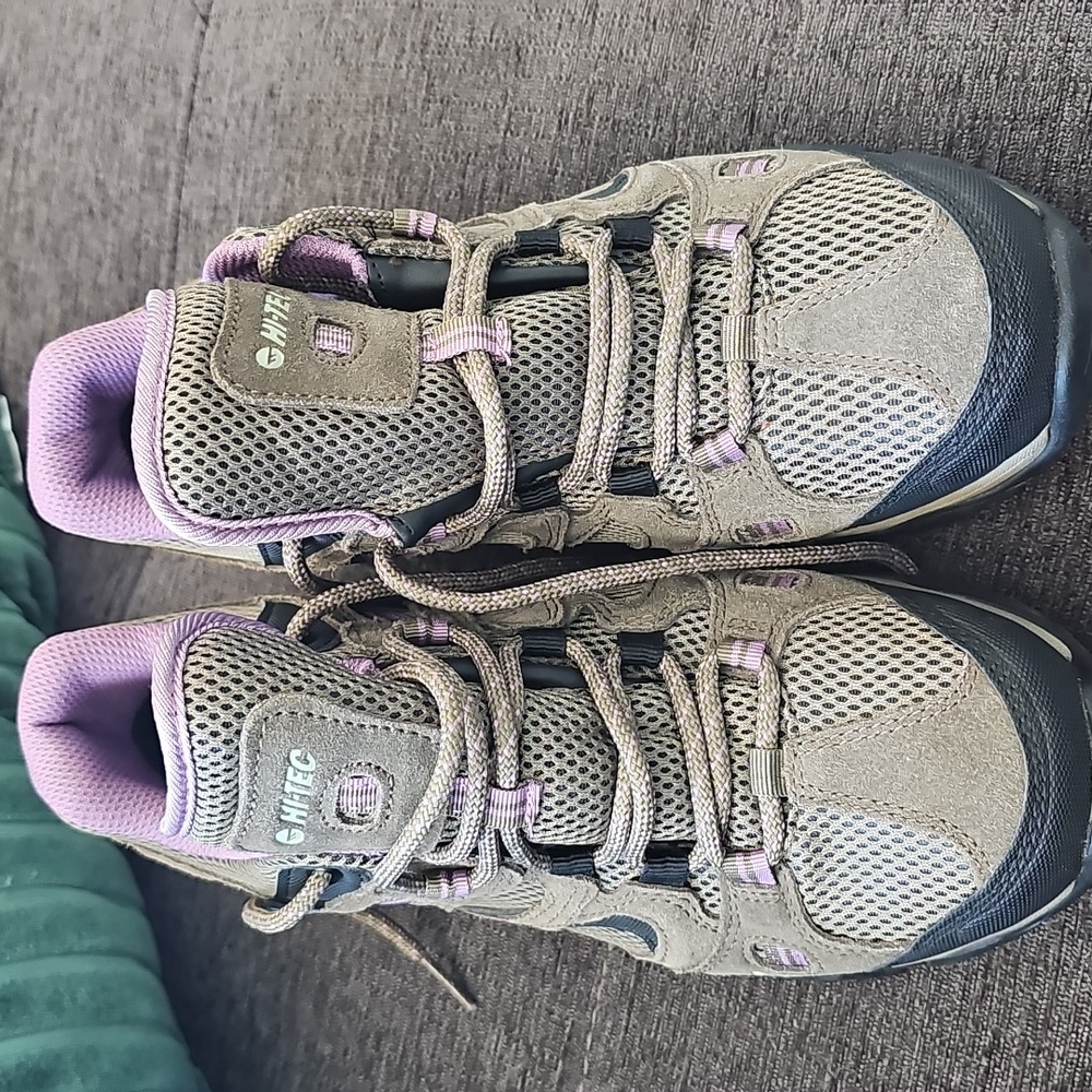 Hi-Tec women's size 8 shoes M-D Traction New No Box  Waterproof